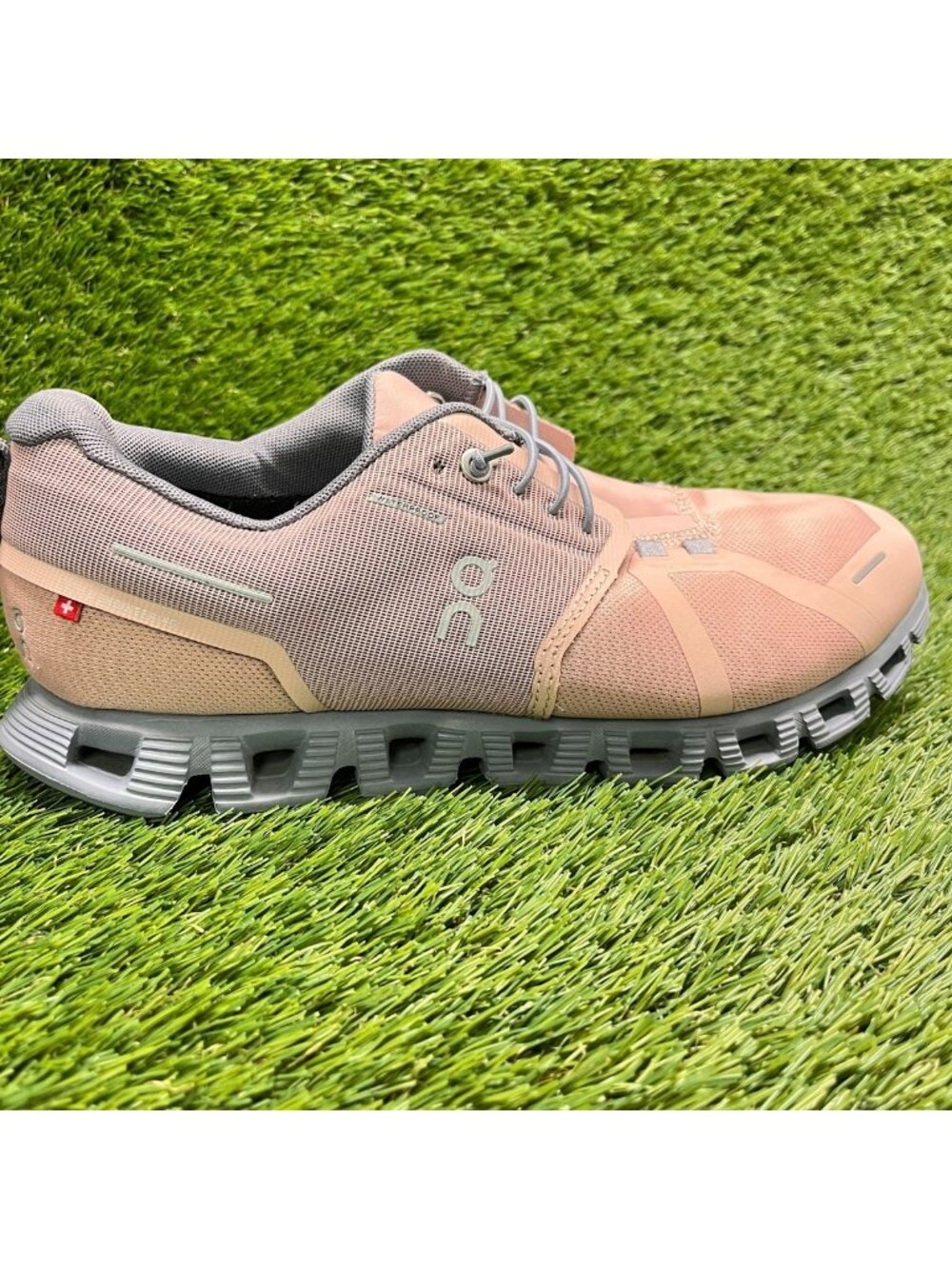 On Cloud 5 Waterproof Rose Fossil Womens Size 10 Athletic Running Shoes Sneakers